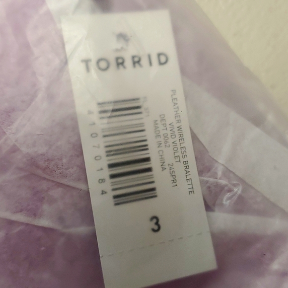 ❤️NWT VINTAGE TORRID BRA - FAUX VEGAN LEATHER / PLEATHER WIRELESS BRALETTE PLUS - Picture 5 of 14